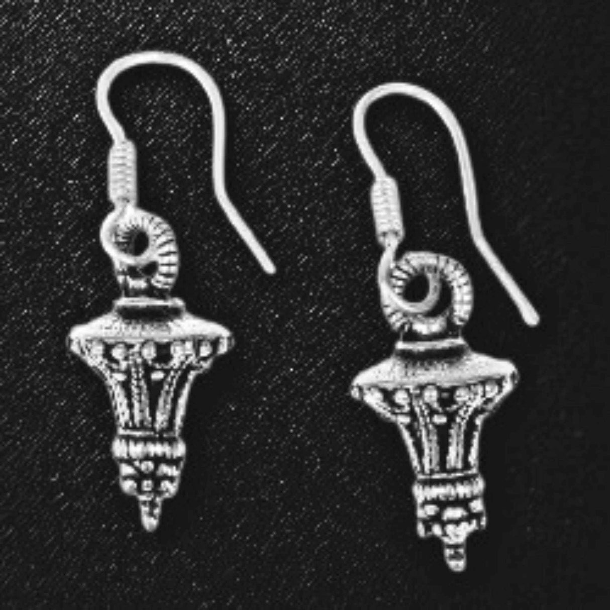 Germanische Ohrringe mit Berlocken