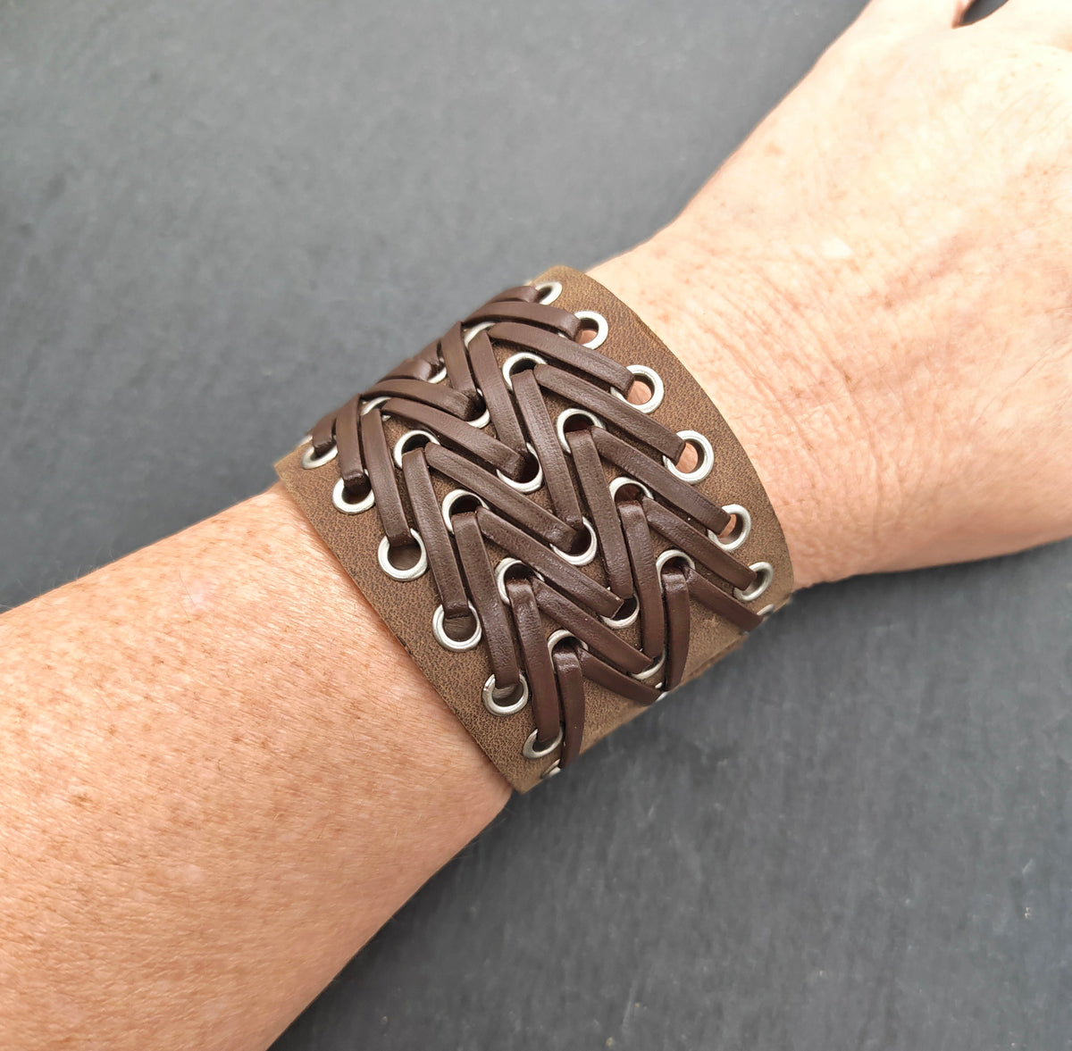 Breites Lederarmband - verstellbar