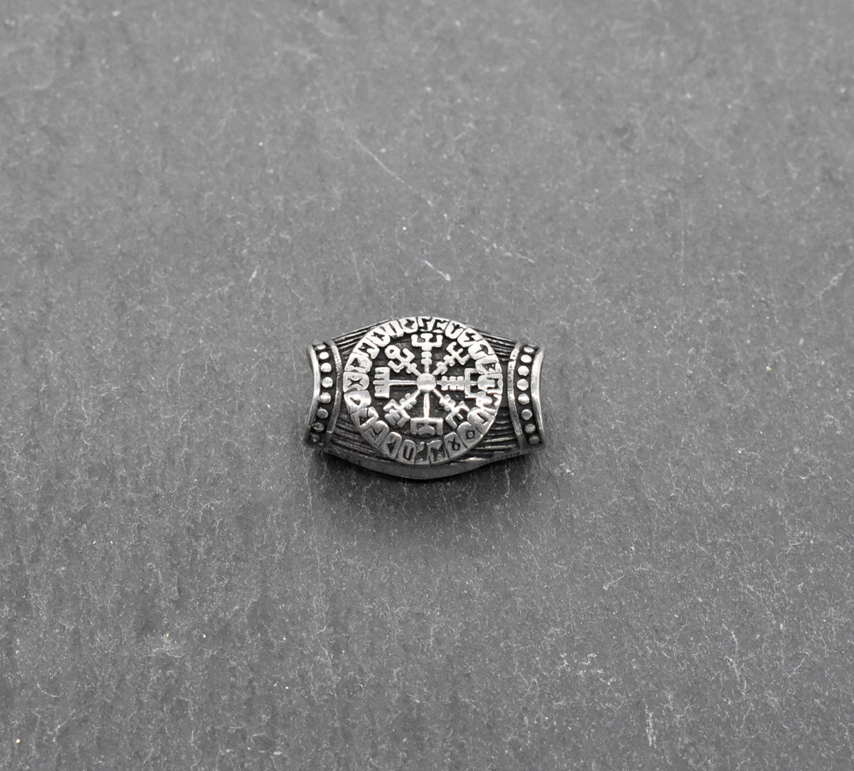 Wikinger Barthülse mit Vegvisir aus Edelstahl – Nordischer Bartschmuck mit Runen | Wikinger Kompass Haar- & Bartperle
