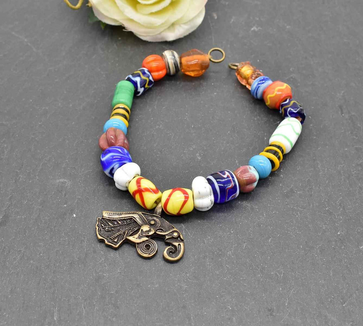 Handgefertigte Raben-Fibelkette