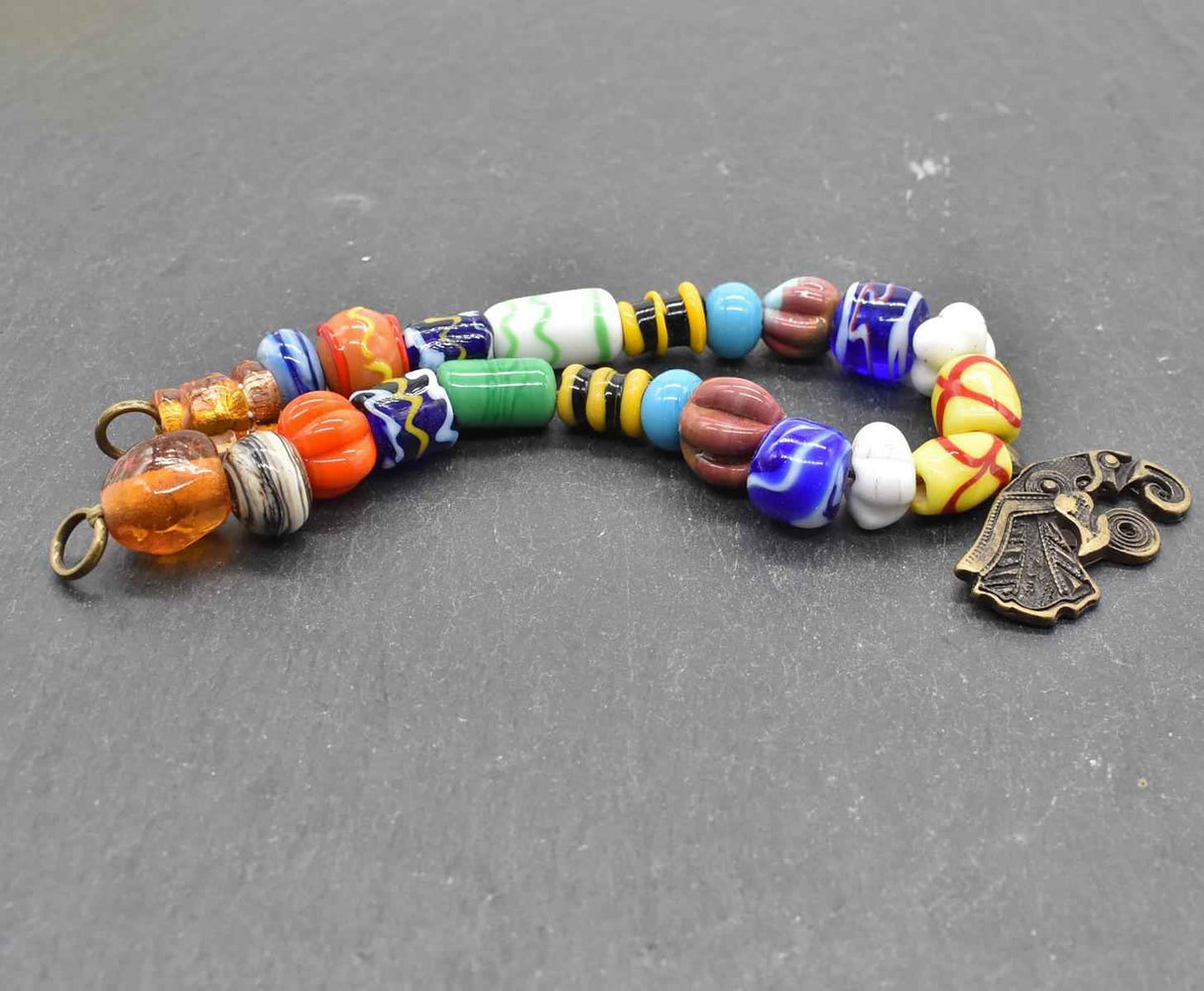 Handgefertigte Raben-Fibelkette