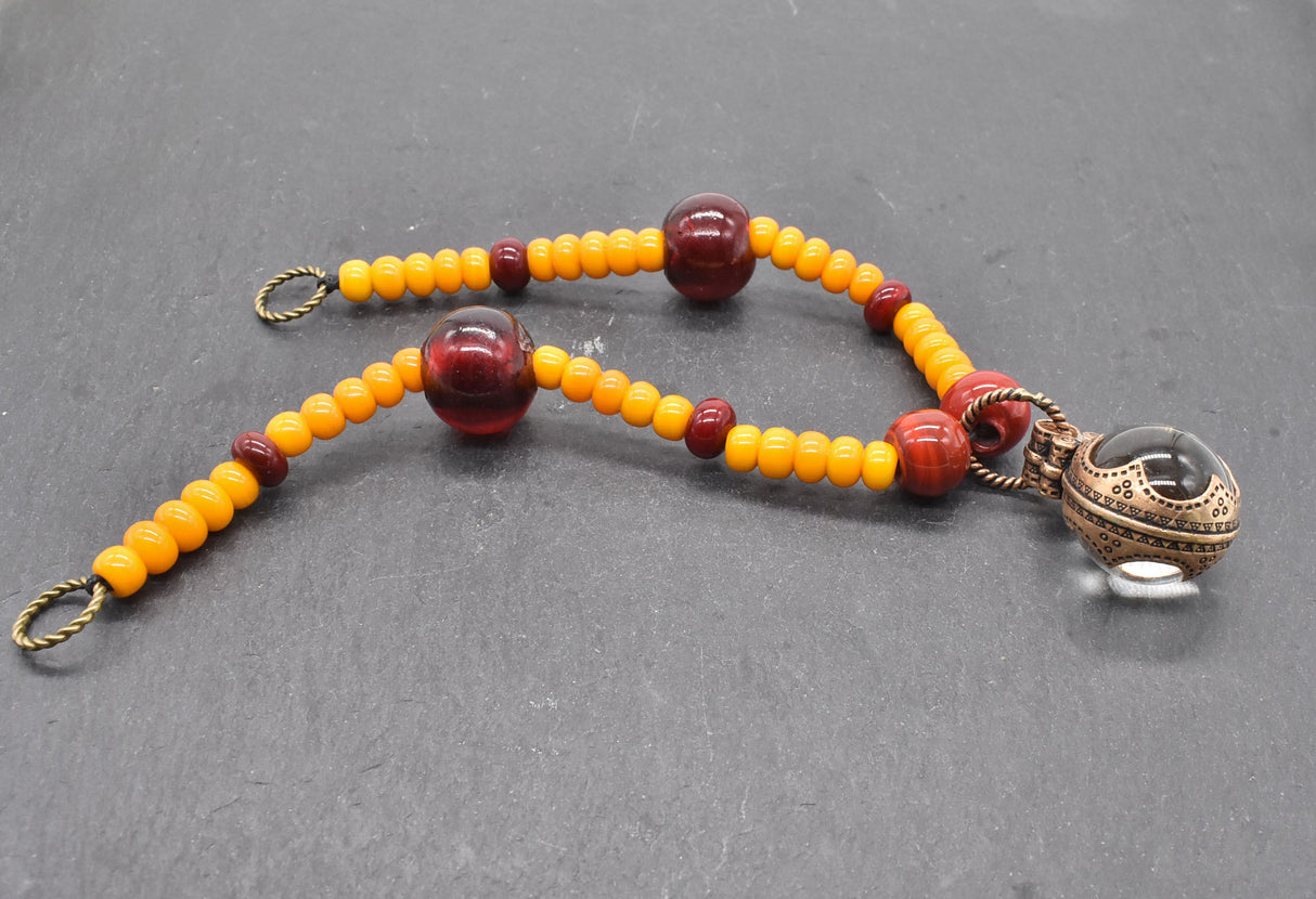 Wikinger Fibelkette mit Gotland-Sphäre und Lampwork Perlen in orange und rot von BELNAS SCHATZKISTE