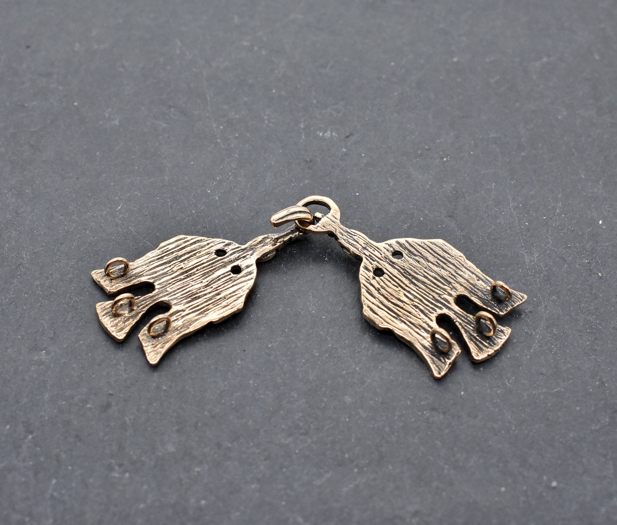 Rückseite der Wikinger Rabenschliesse aus Bronze