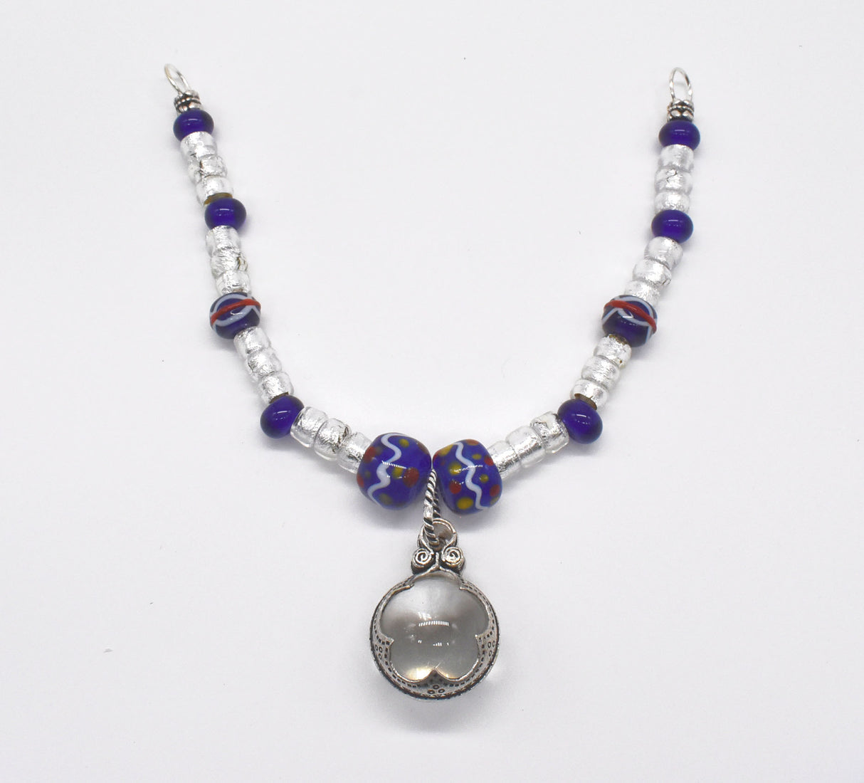 Wikinger Fibelkette mit Gotland-Sphäre und Glasperlen in blau und silber
