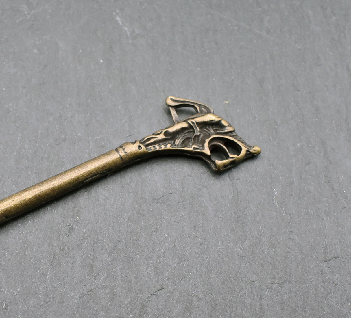 Details der Wikinger Haarnadel Haithabu aus ZAMAK