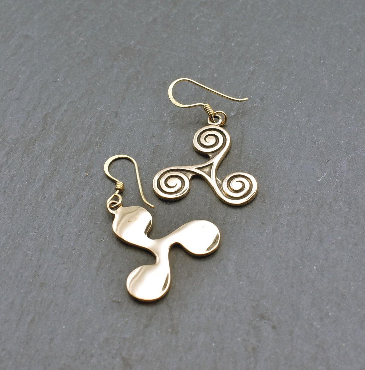 Keltische Triskelen Ohrringe aus Bronze - Belanas Schatzkiste