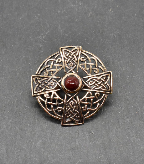 Keltische Bronzebrosche mit Edelstein - Belanas Schatzkiste