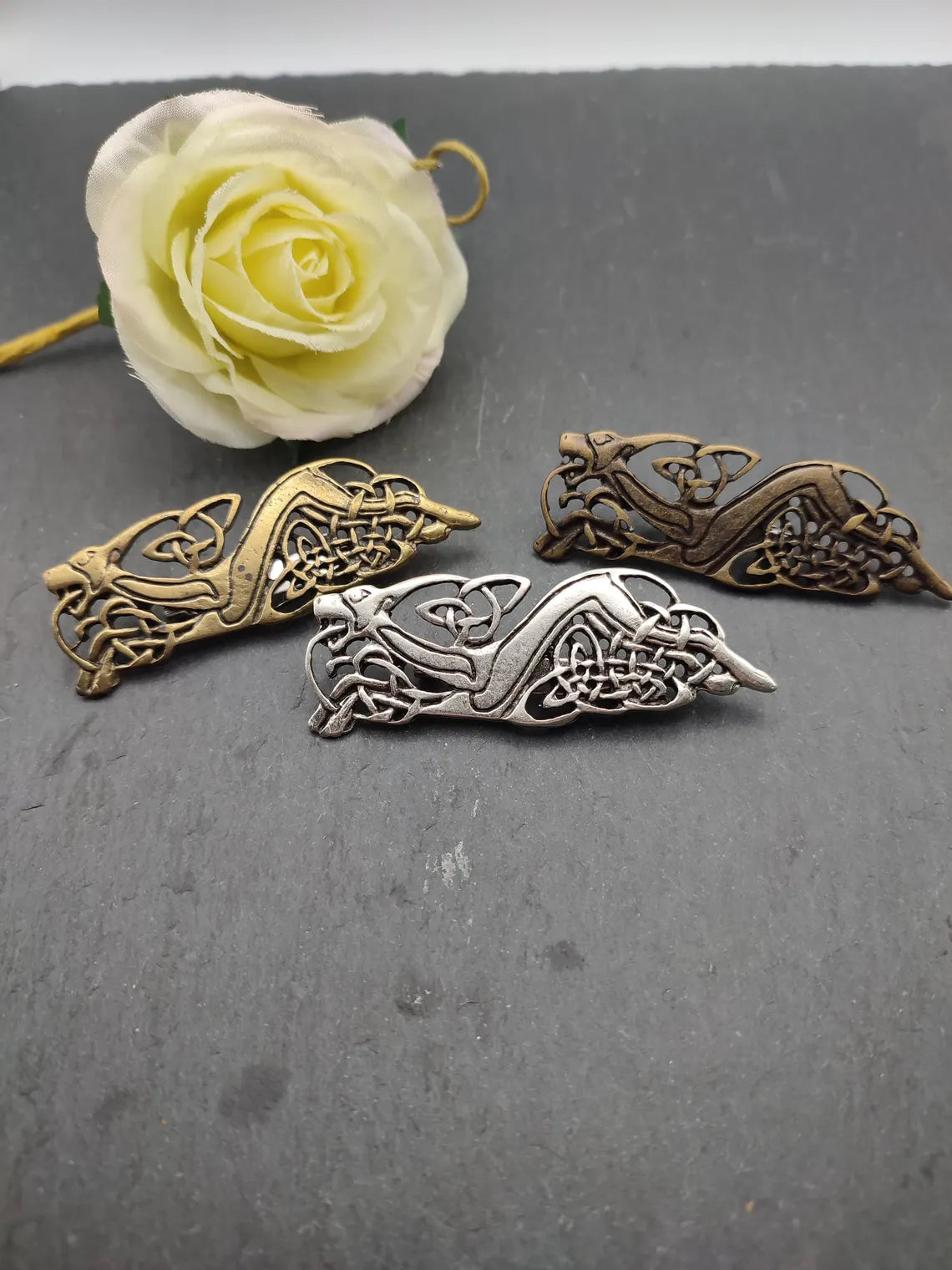 Keltische Hundemotiv-Brosche | Gewandnadel mit Hundemotiv