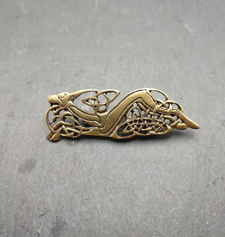 Keltische Hundemotiv Brosche goldfarben