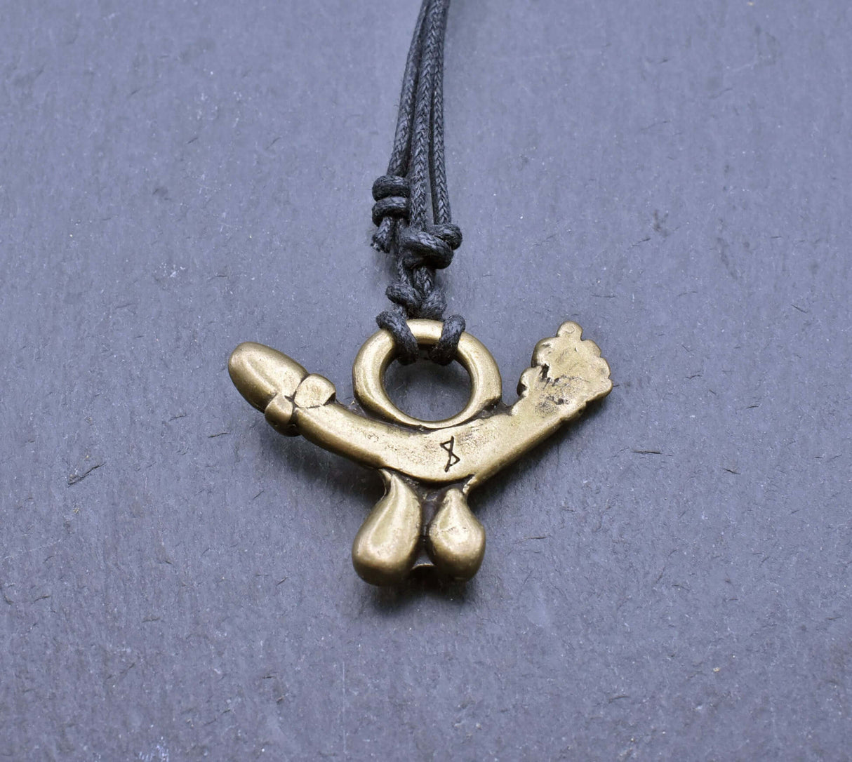 Rückseite der Römische Phallus Kette - Antiker Glücksbringer für Mutige