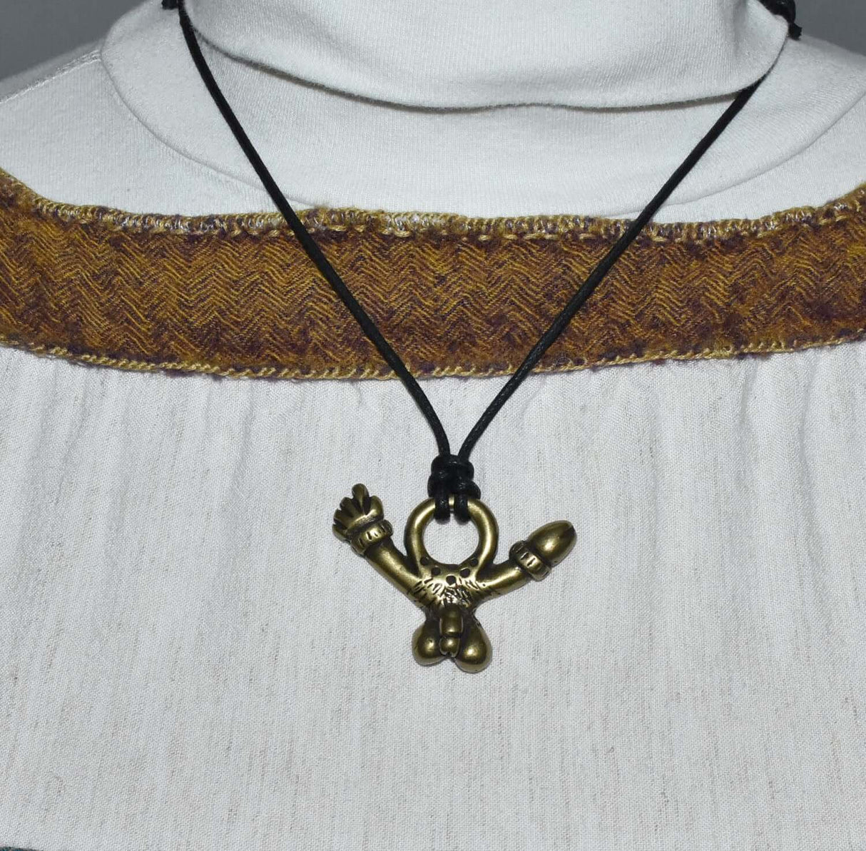 Tragebild der Römische Phallus Kette - Antiker Glücksbringer für Mutige