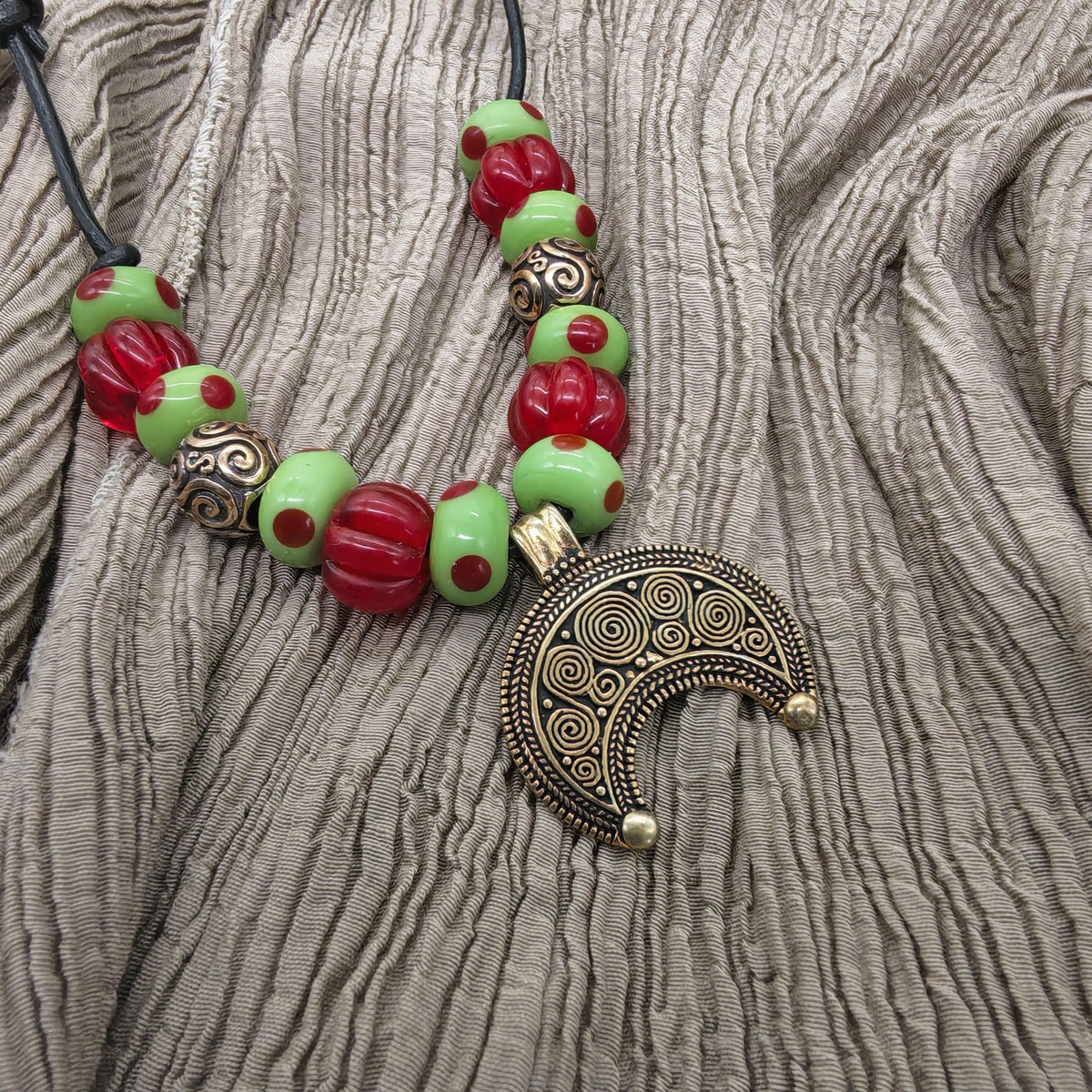 Römische Lunula Halskette VENUS – Historischer Schmuck für Mittelalter & Reenactment
