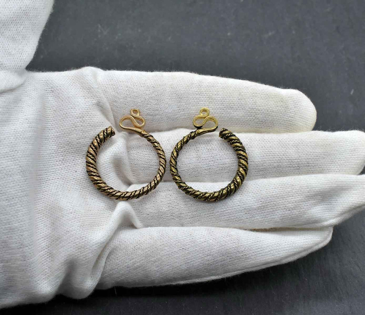 Slawische Schläfenringe