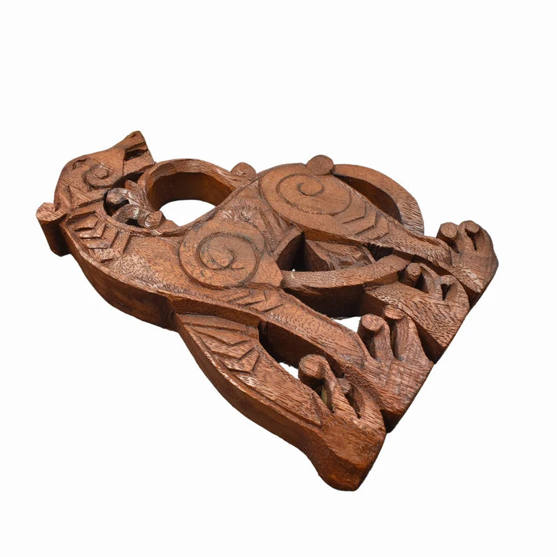 Trinkhornständer DRAGO handgeschnitzt aus Holz