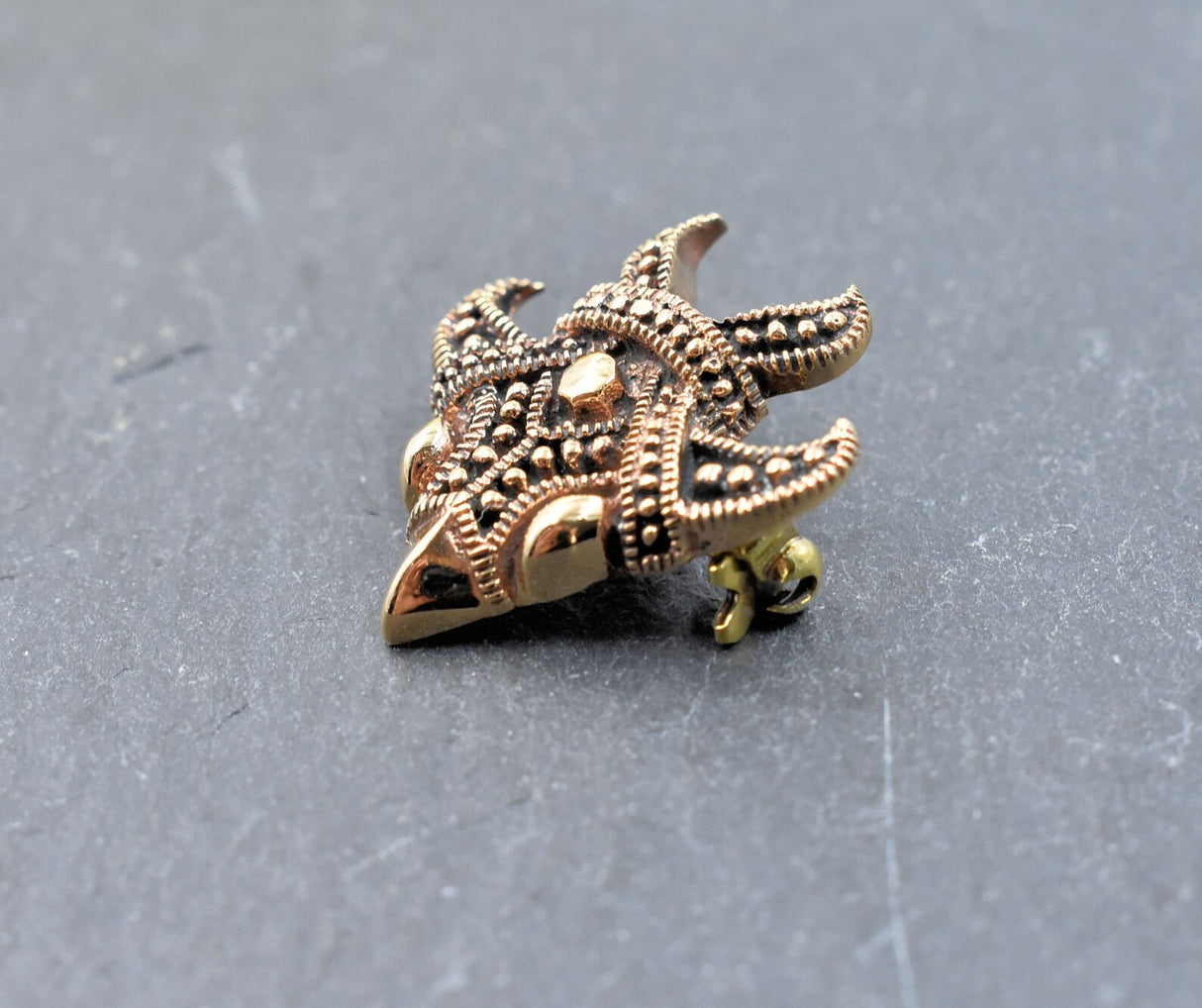 Wikinger Vogelmasken-Brosche aus Bronze – Ein authentisches Schmuckstück aus der Wikingerzeit
