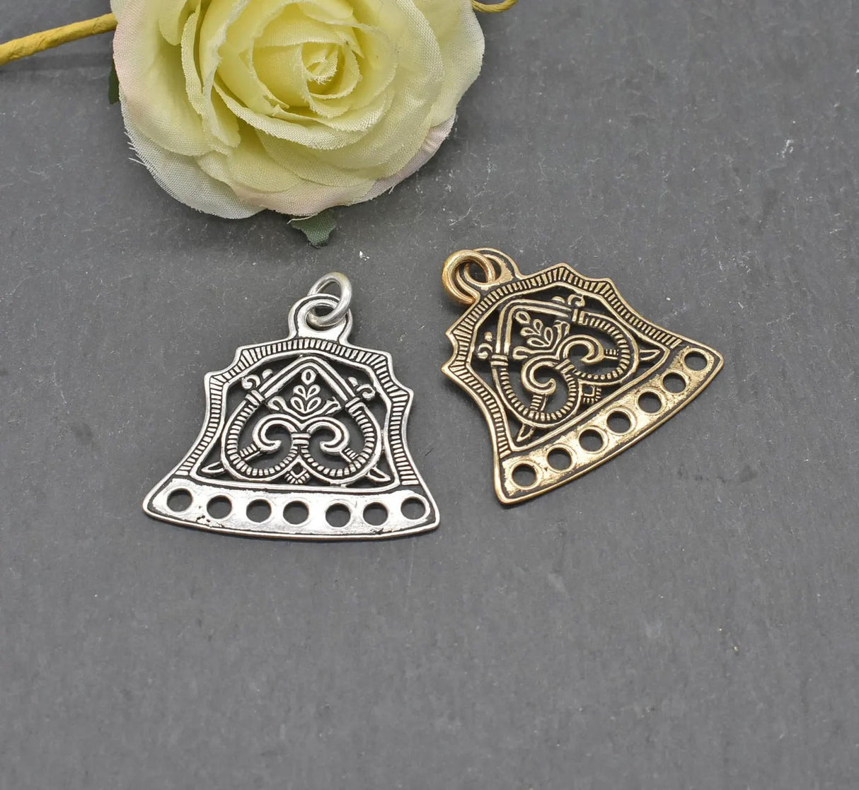 Wikinger-Kettenverteiler aus Lettland aus Bronze