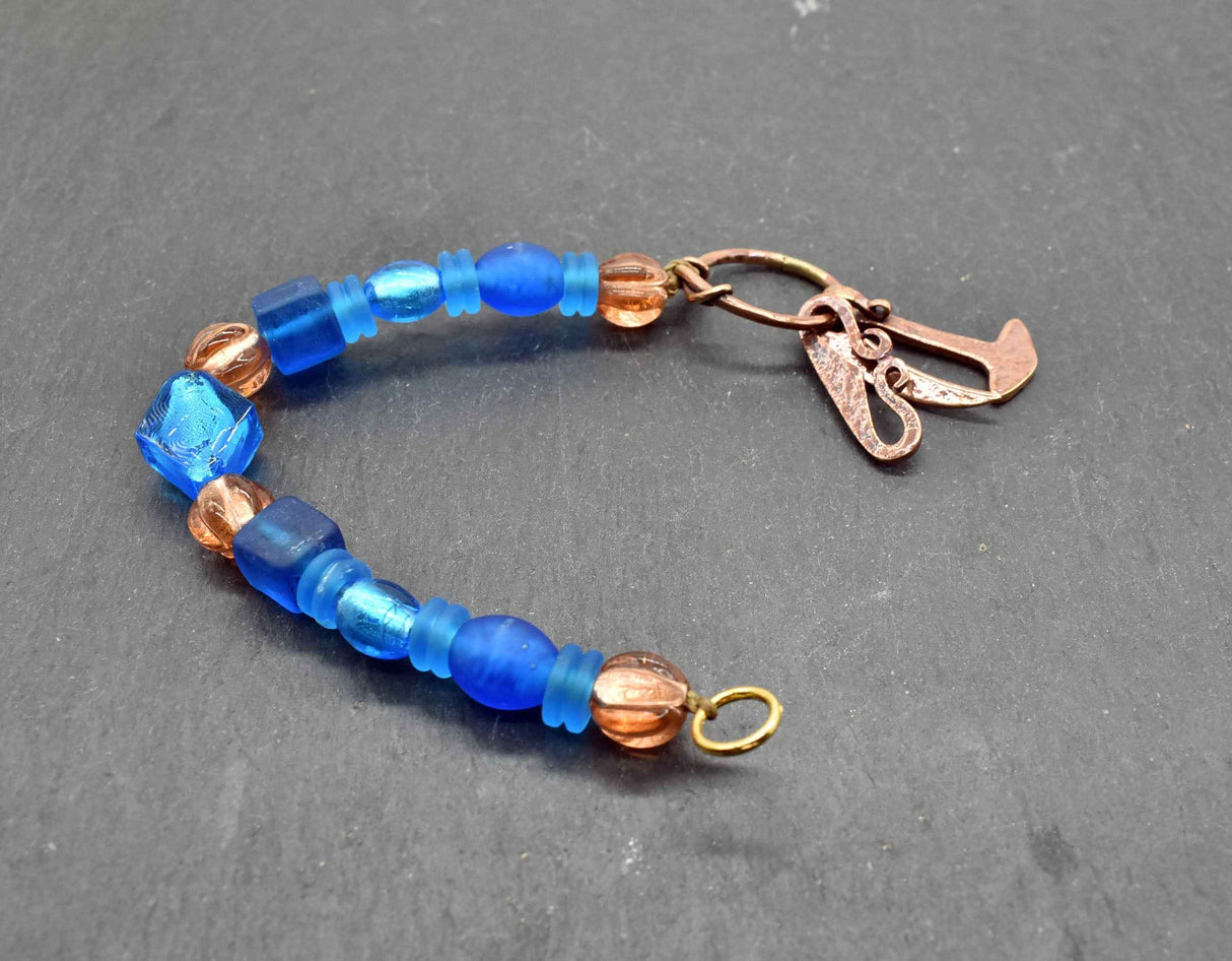 Wikingerschmuck aus Bronze – Anhänger mit Fibelkette