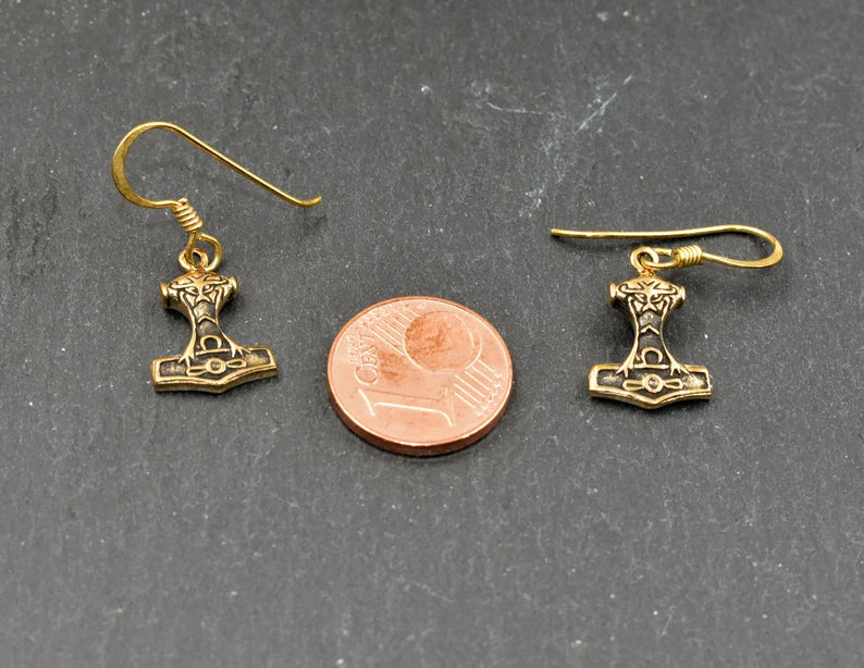 Wikinger-Ohrringe mit Thorshammer mit 1 Cent Münze zum Größenvergleich