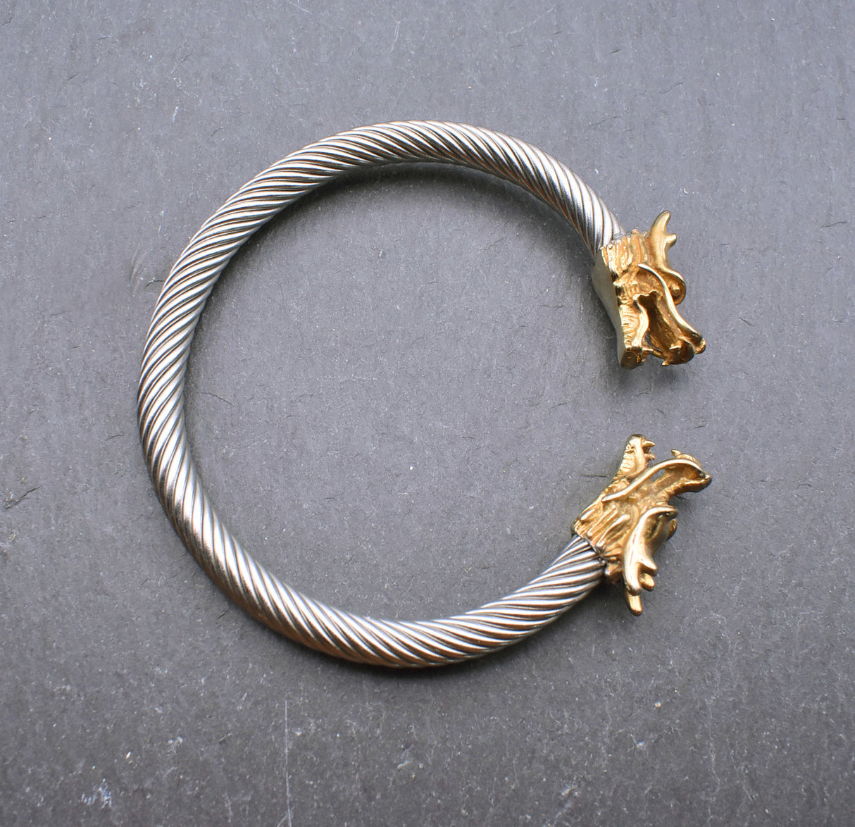 Wikinger Armreif mit Drachenköpfen