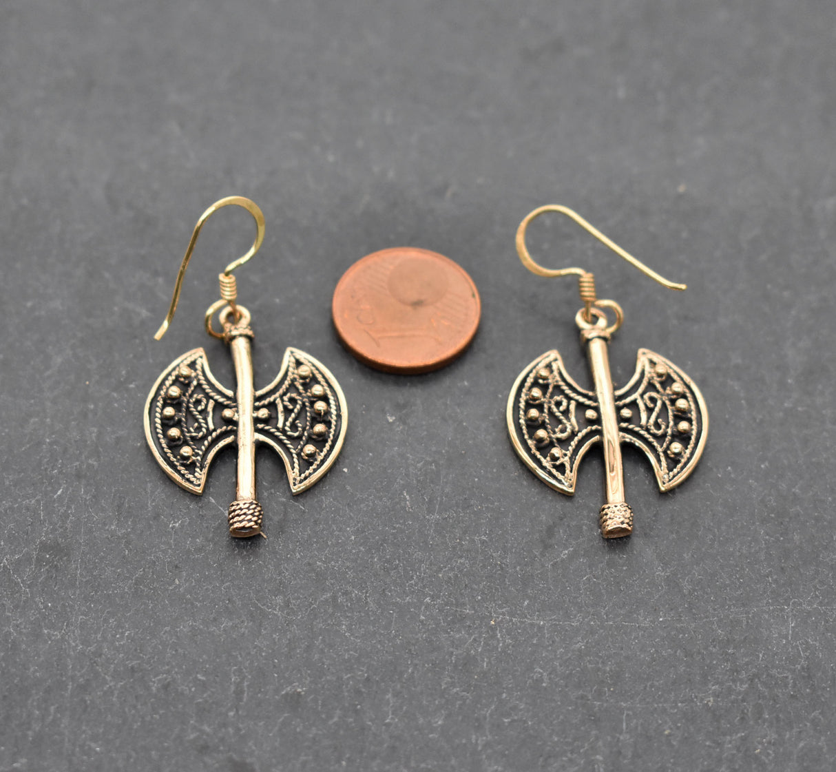 Wikinger Doppelaxt Ohrringe aus Bronze – Mittelalterlicher Ohrschmuck für Kriegerinnen