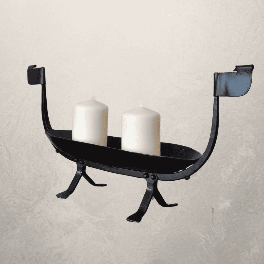 Wikinger Drakkar Langboot als Kerzenständer mit Kerzen