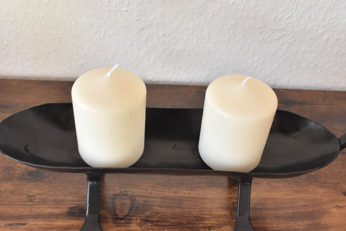 Innenansicht mit Kerzen des Wikinger Drakkar Langboot als Kerzenständer