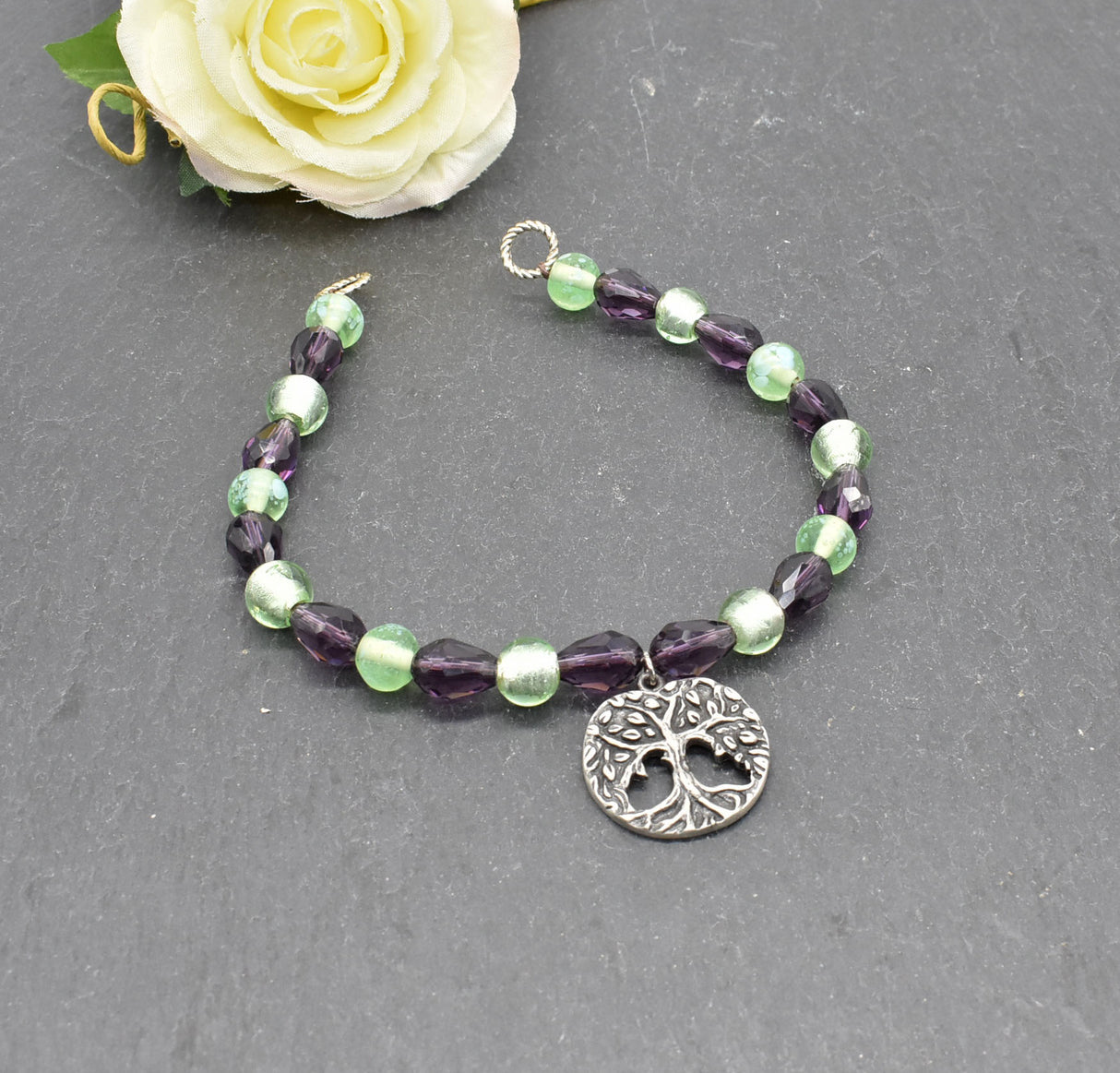 Yggdrasil Fibelkette im Wikinger-Stil – Handgefertigt mit silberfarbenem Anhänger