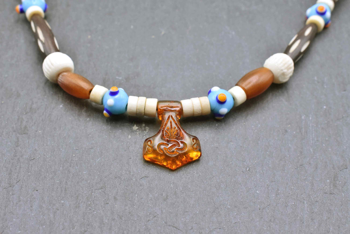 Thorshammer Fibelkette aus Bernstein mit Horn- und Knochenperlen von BELANAS SCHATZKISTE