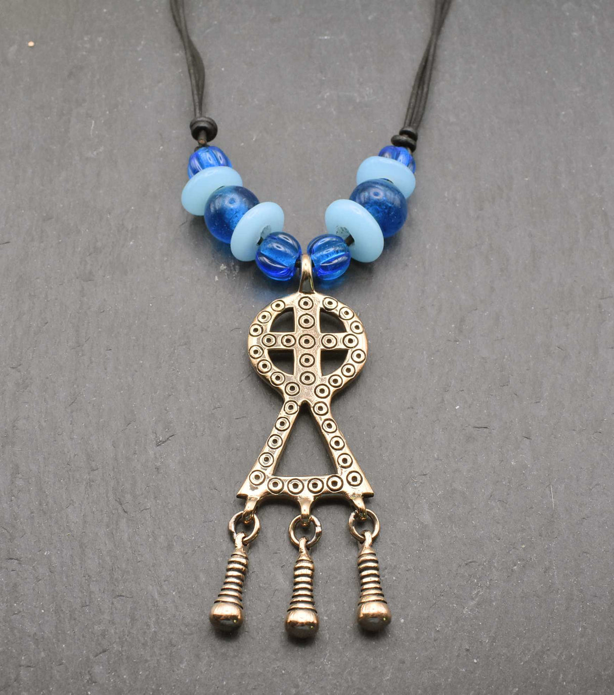 Keltische Glasperlenkette mit blauen handgefertigten Glasperlen