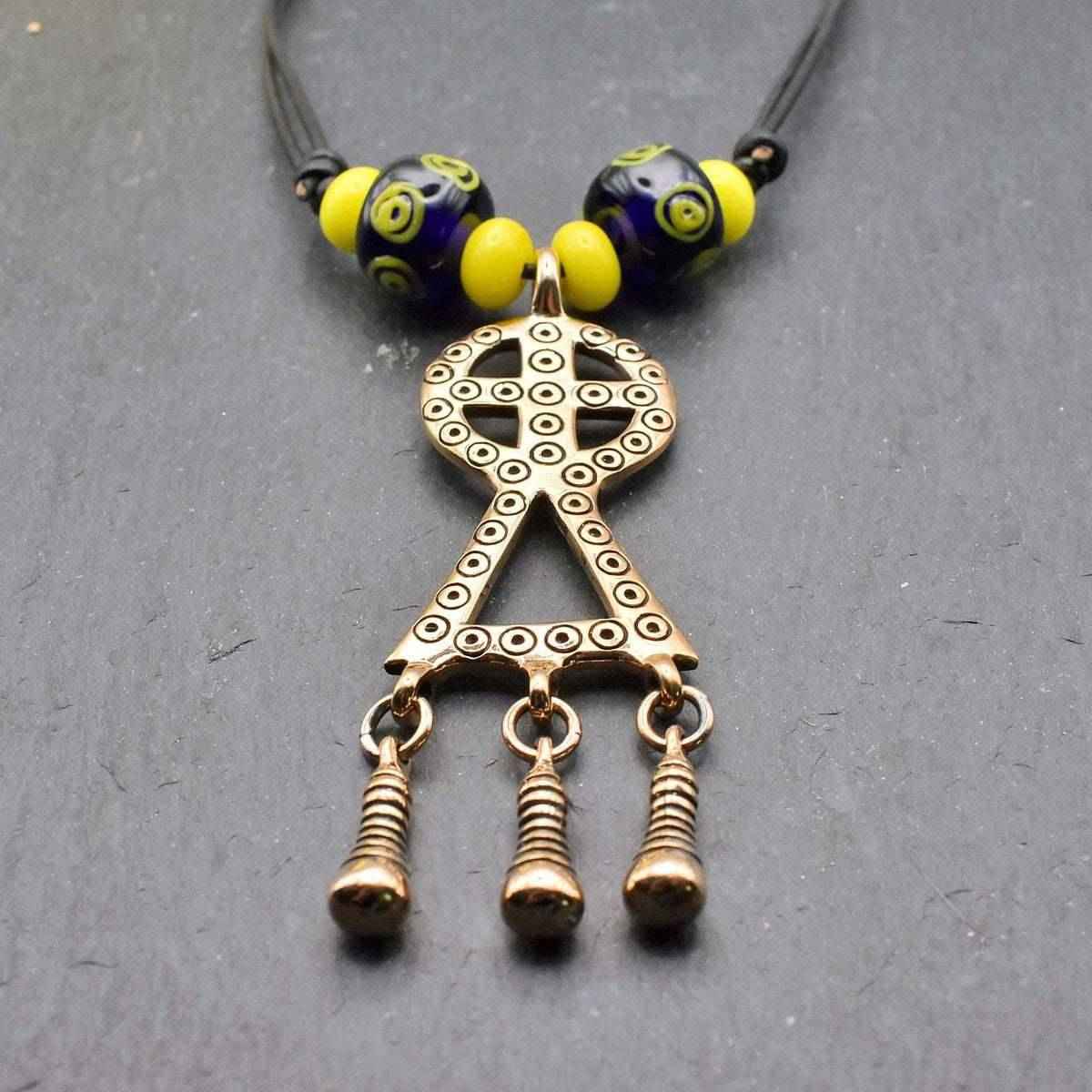 Keltische Glasperlenkette mit Radkreuzanhänger - 3 Ausführungen