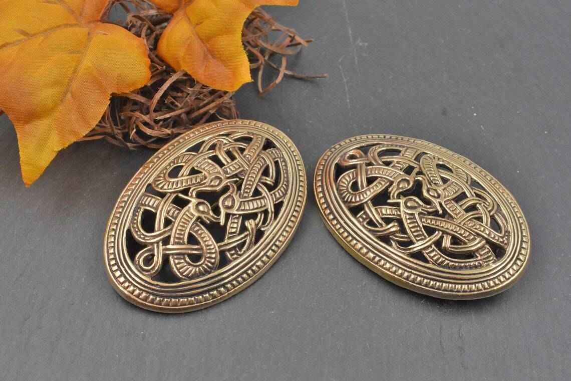 Wikinger Ovalfibeln im Jelling-Stil