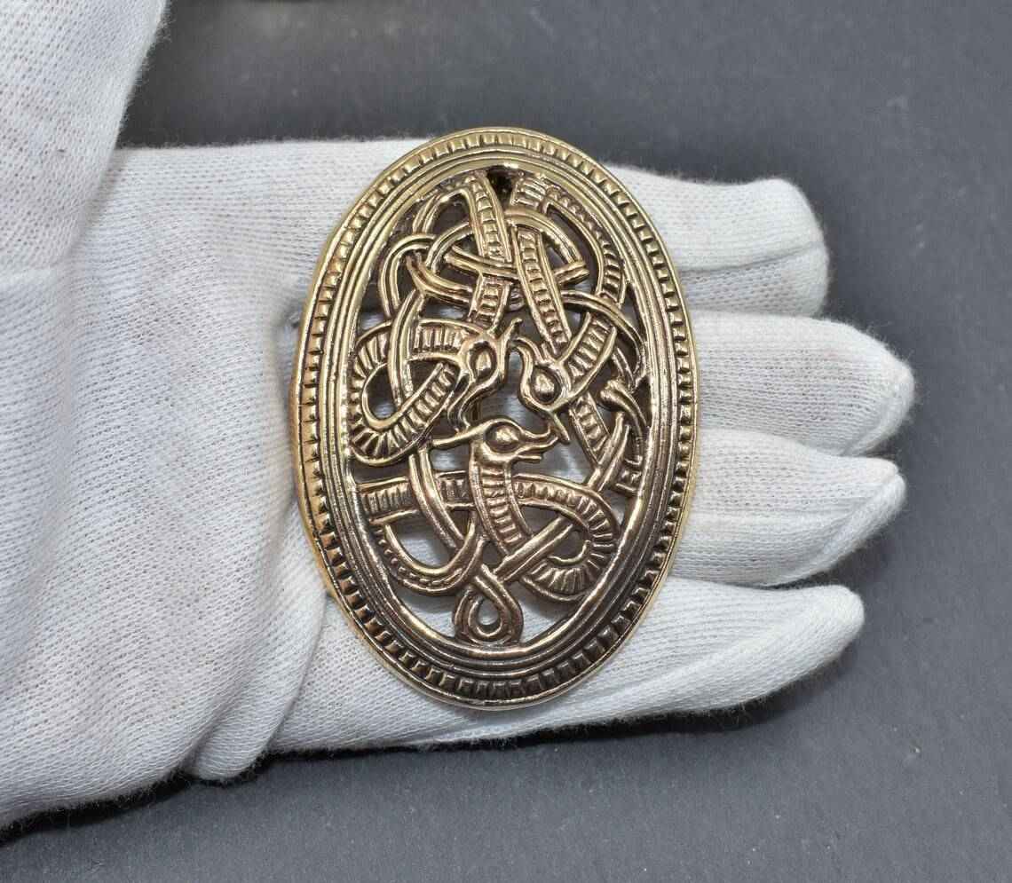Wikinger Ovalfibeln im Jelling-Stil