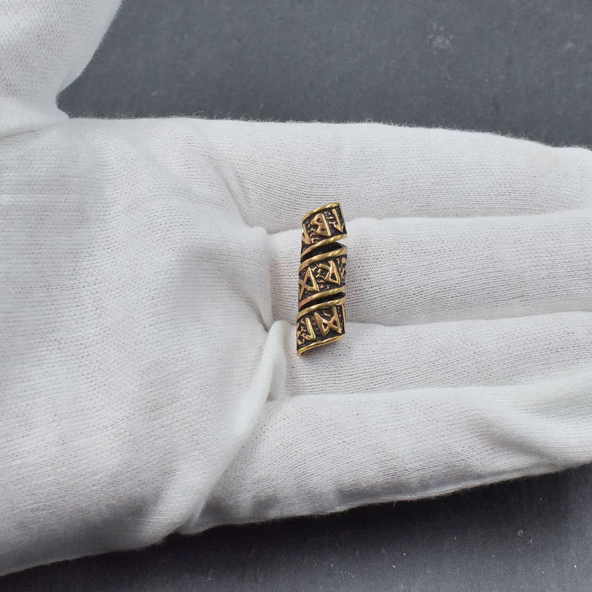 Haar- und Bartperle mit Runen - Belanas Schatzkiste