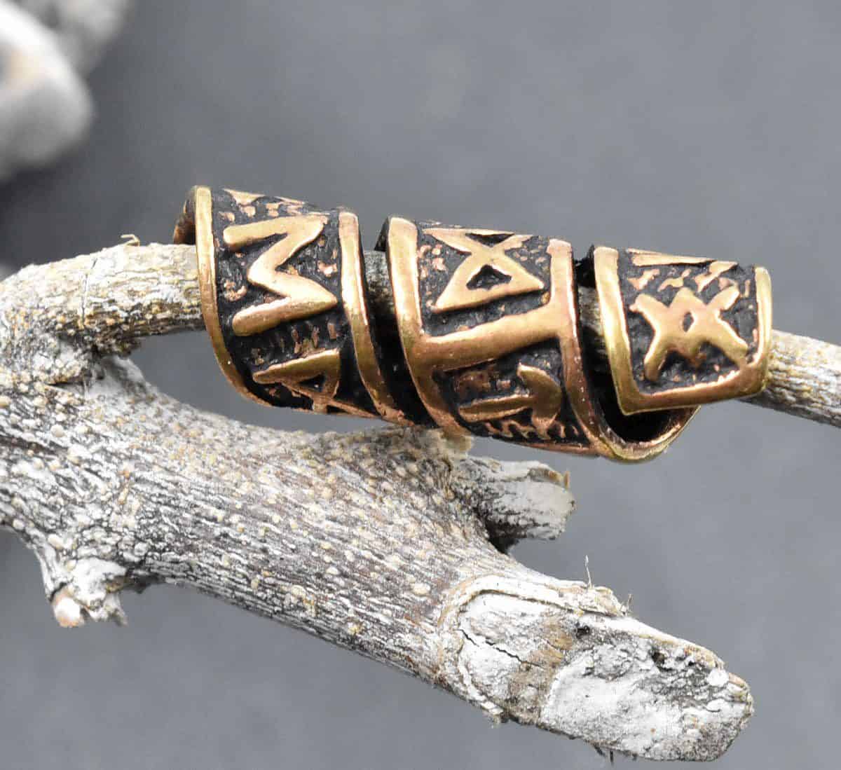 Haar- und Bartperle mit Runen - Belanas Schatzkiste