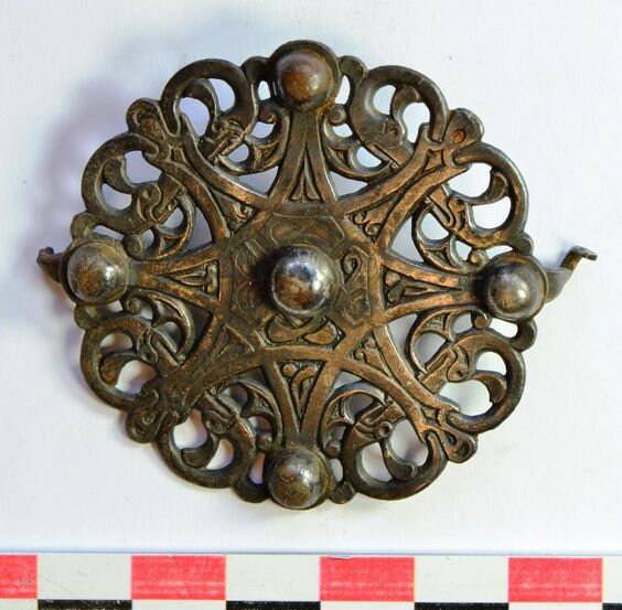 Original der Scheibenfibel im Trewhiddle-Stil aus Bronze