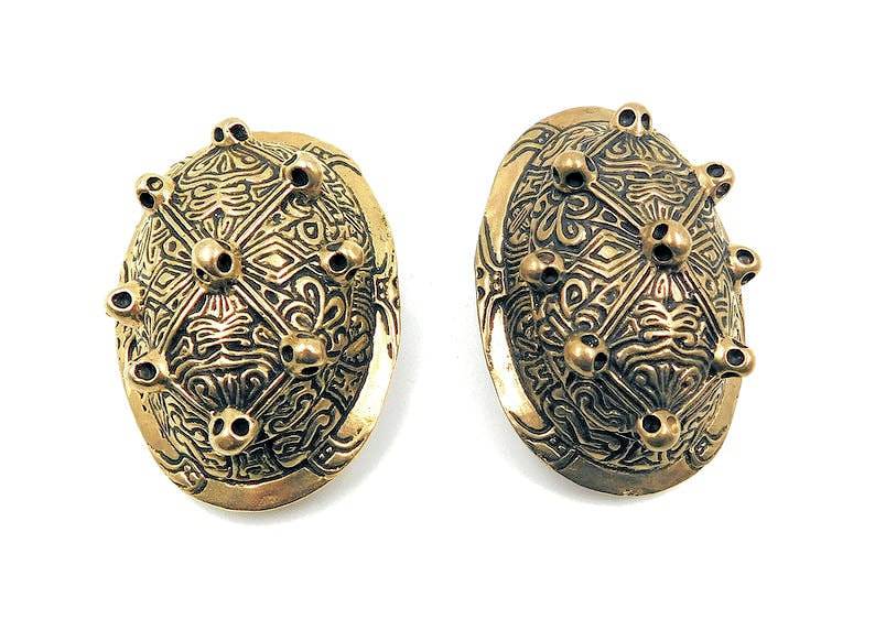 Finnische Schildkrötfibeln aus Bronze