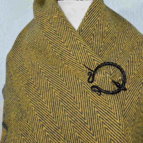 Stabile Tordierte Omega Fibel aus Eisen - 2 Größen