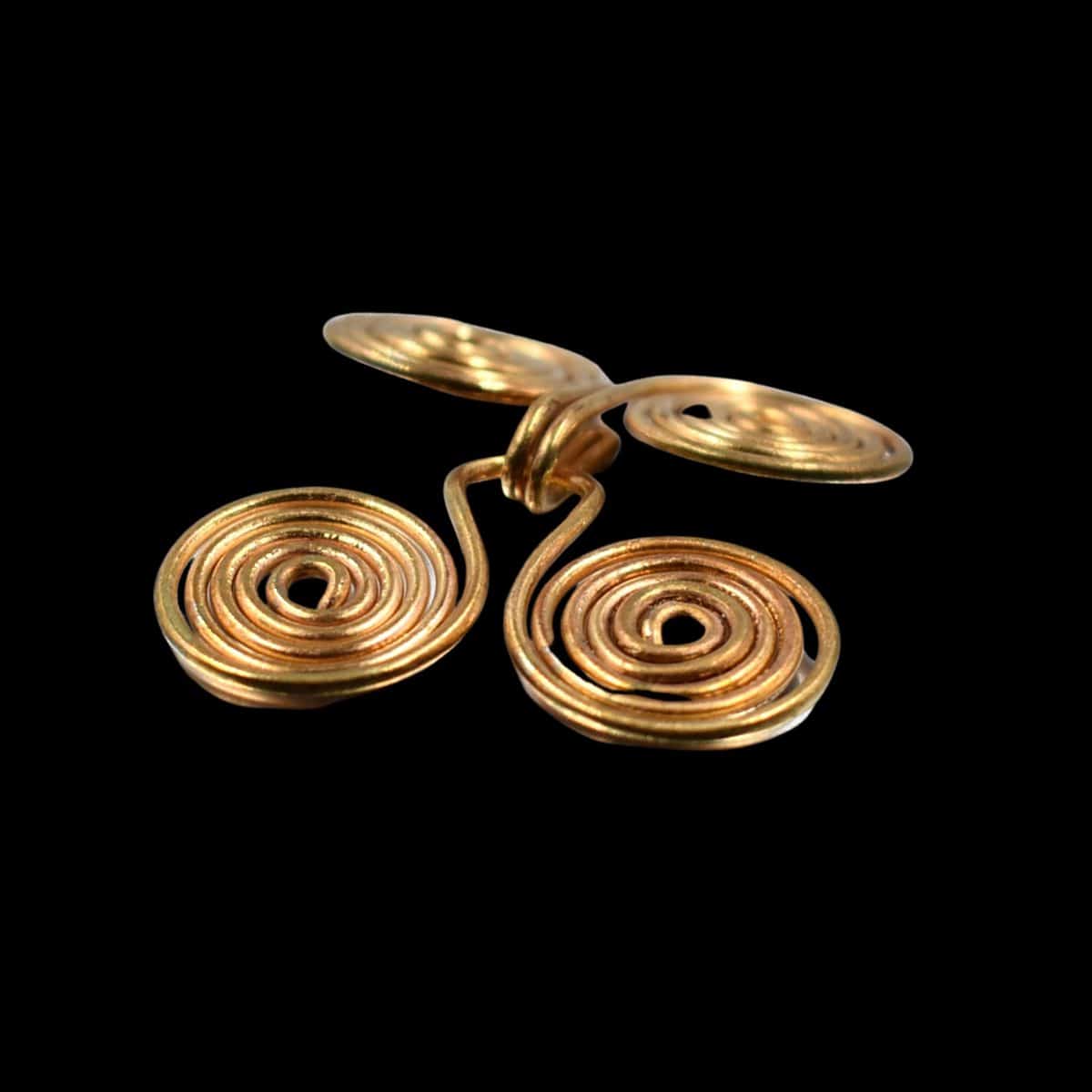 Frühmittelalterliche Gewandschließe aus Messingdraht