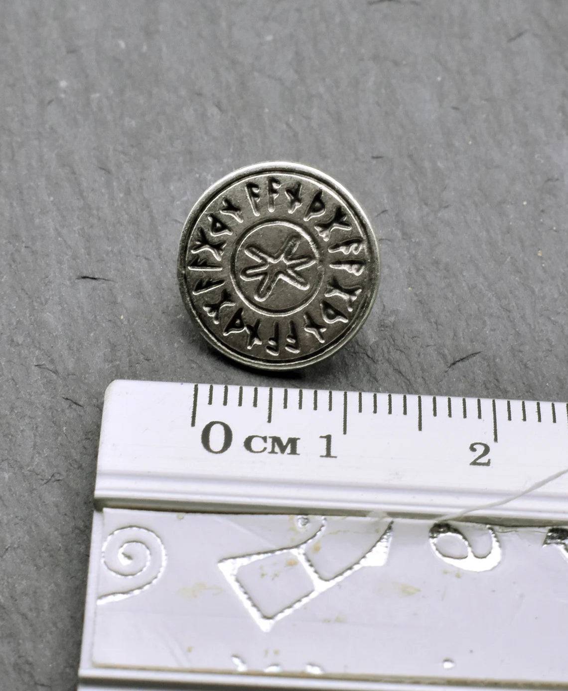 Maße des Wikinger Knopf Hagalaz