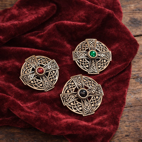 Die keltische Omega-Fibel – Bedeutung und Geschichte