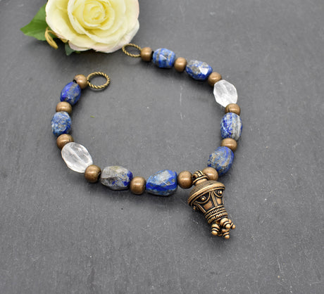 Edelstein Fibelkette mit großer Bronze-Berlocke – Wikinger Kette mit Lapislazuli und Bergkristall