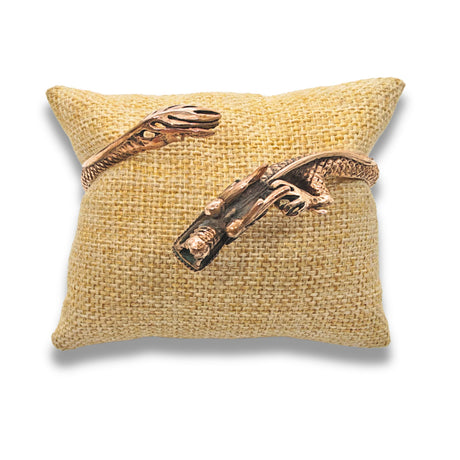 Drachenarmreif aus Bronze mit beweglichem Drachenkopf