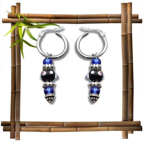 Creolen mit blauen und schwarzen Lampwork Anhänger