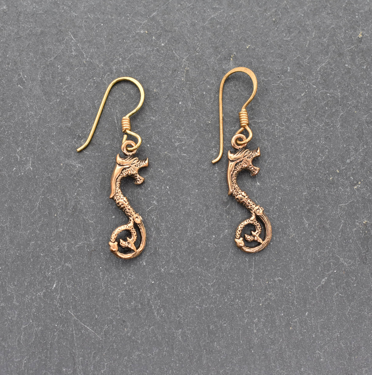 Keltische Drachen-Ohrringe aus Bronze