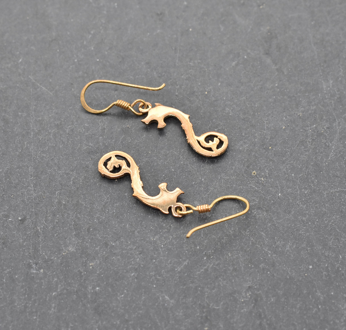 Rückseite der Keltische Drachen-Ohrringe aus Bronze