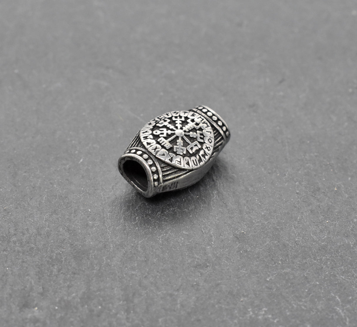 Wikinger Barthülse mit Vegvisir aus Edelstahl – Nordischer Bartschmuck mit Runen | Wikinger Kompass Haar- & Bartperle