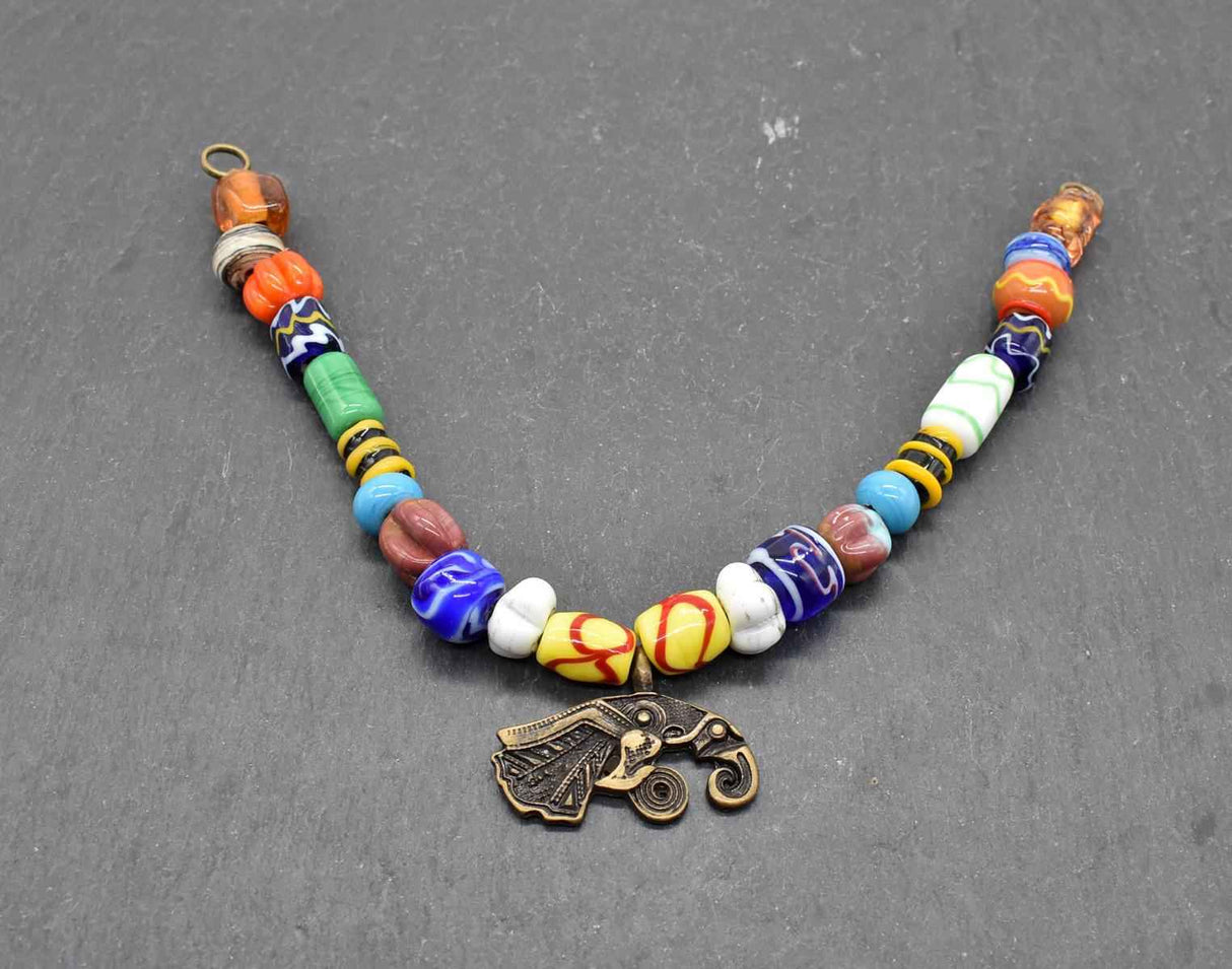 Handgefertigte Raben-Fibelkette