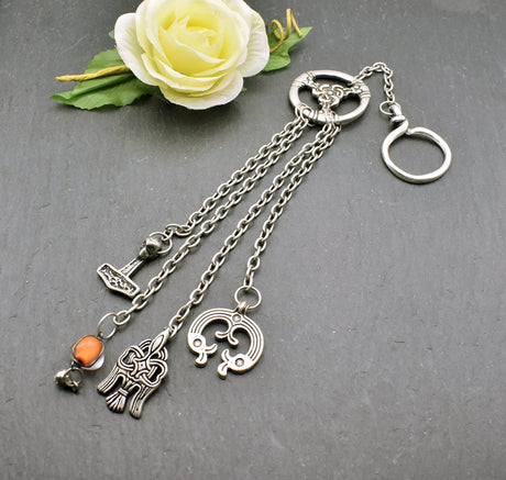 Gebamsel für die Wikingerin aus silberfarbenem ZAMAK mit bunter Glasperle