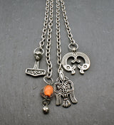 Gebamsel für die Wikingerin aus silberfarbenem ZAMAK mit bunter Glasperle