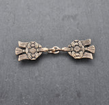 Gewandschließe Hugin und Munin aus Bronze mit zwei Raben. Zweiteiliger Mantelverschluss zum Annähen für Wikinger-Gewandung und Reenactment.